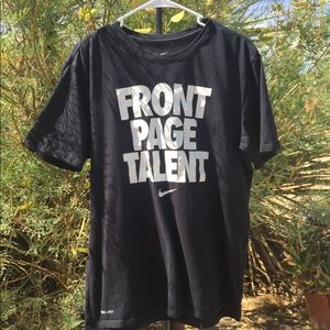 Black nike tee size large